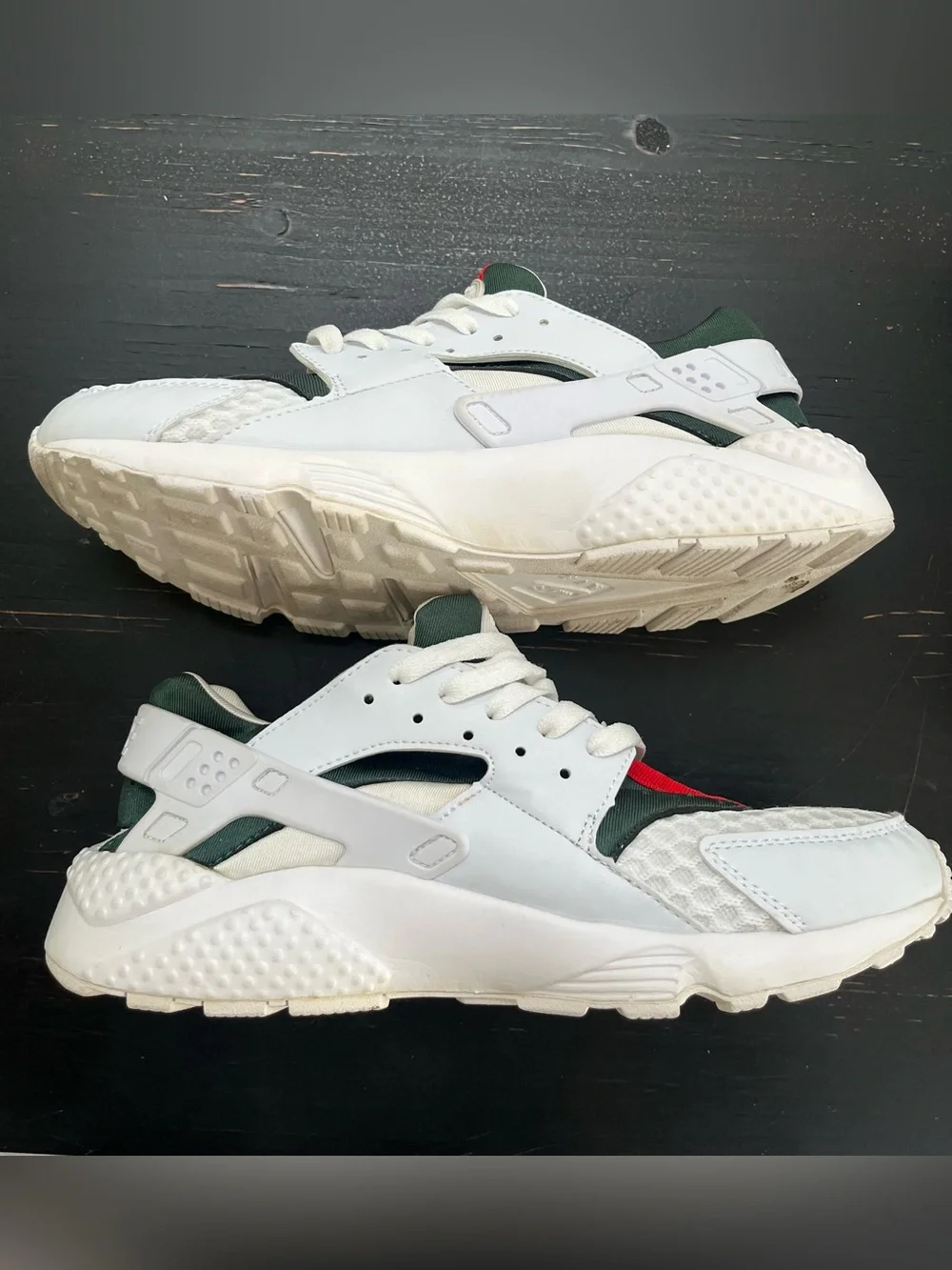 Nike Air Huarache Men's 9.5 White Green Red Sneakers
